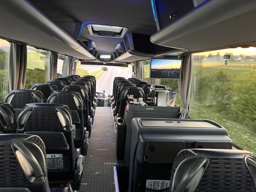 WC & Küche & Info Flatbilschirme an Board